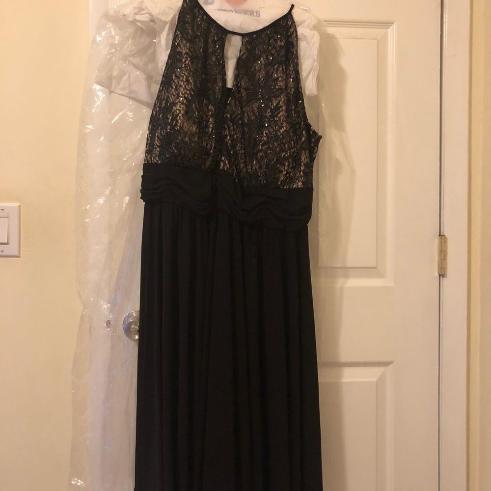 Women’s black & tan lace dress